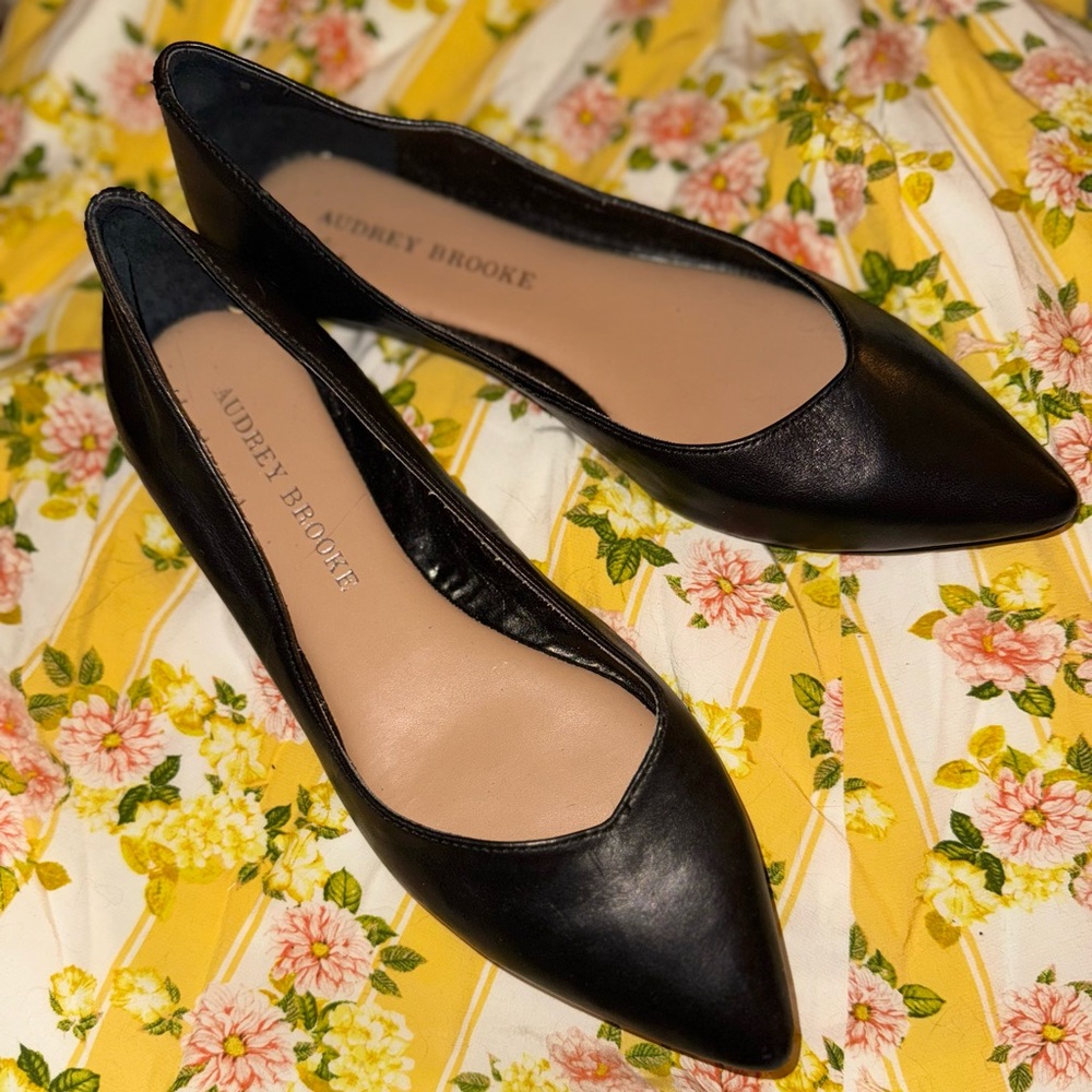 Audrey Brooke Black Nora Flats - Picture 4 of 9